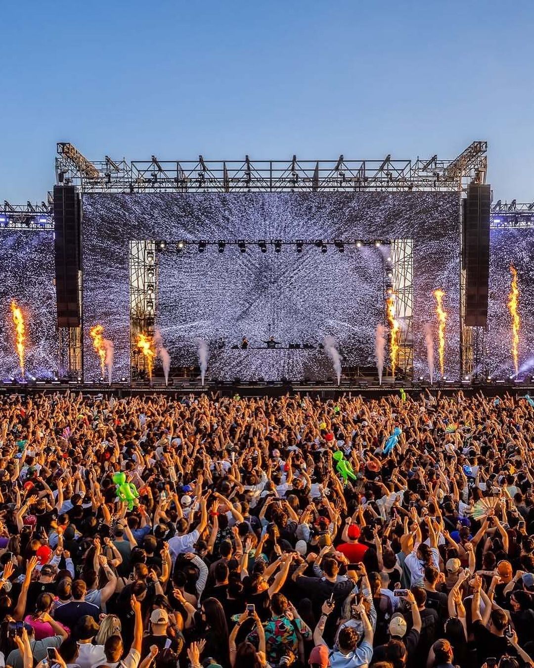 A crowd gathered at a Flammy Beach Fest live event